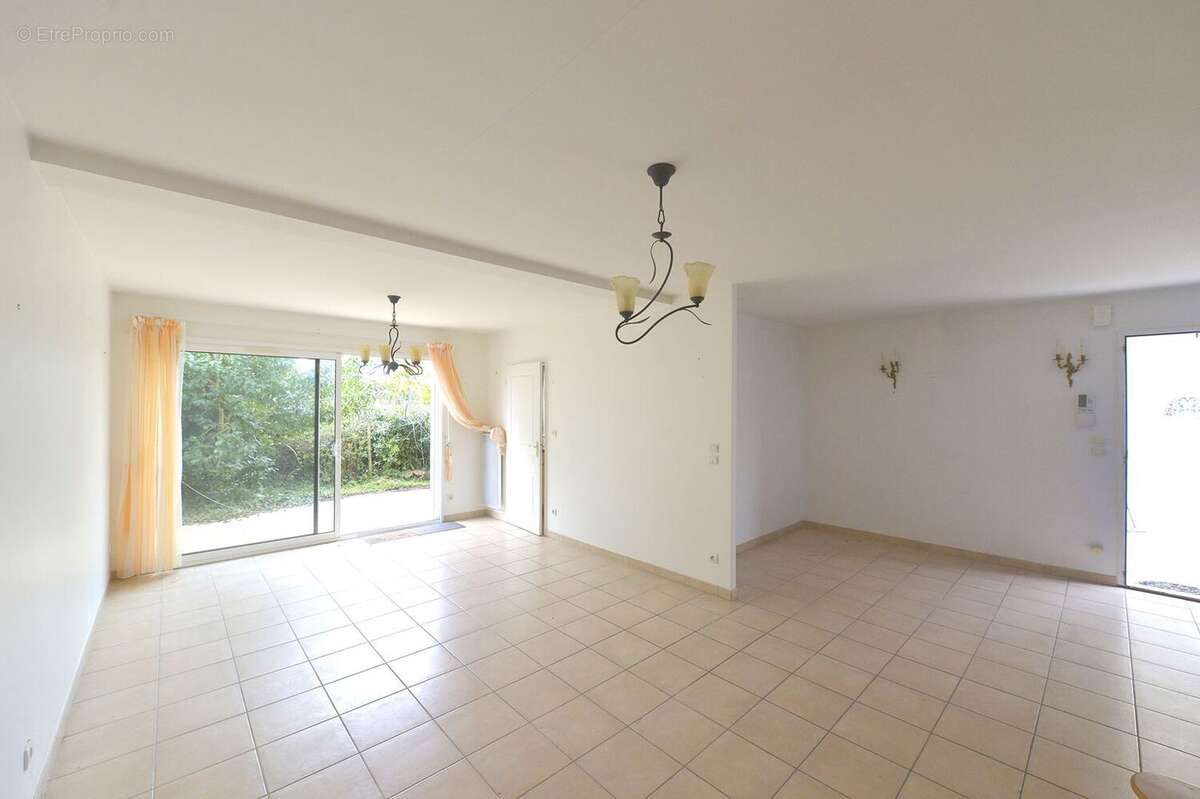 Maison 100 m² à Royan  - photo 2