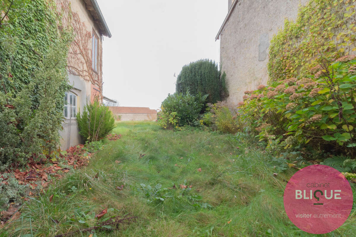 Maison à CHARMES