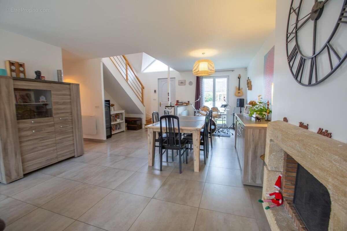 Photo 6 - Maison à LE MESNIL-SAINT-DENIS