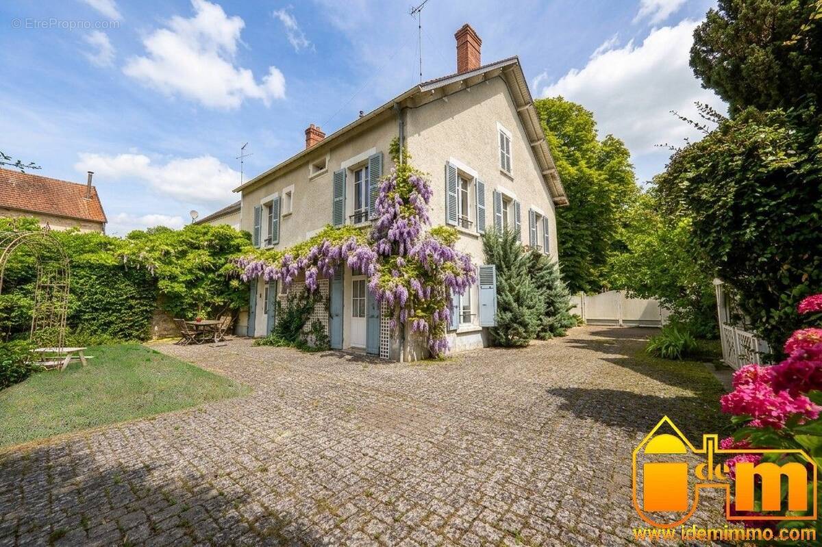 Maison à MEREVILLE