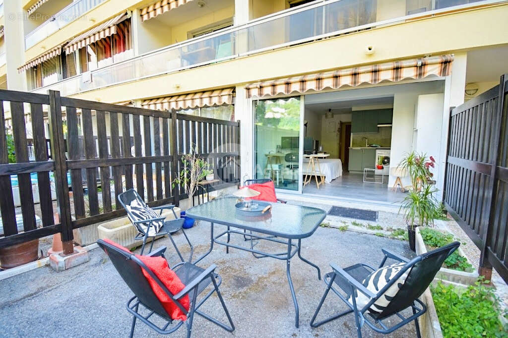 Appartement à VALLAURIS
