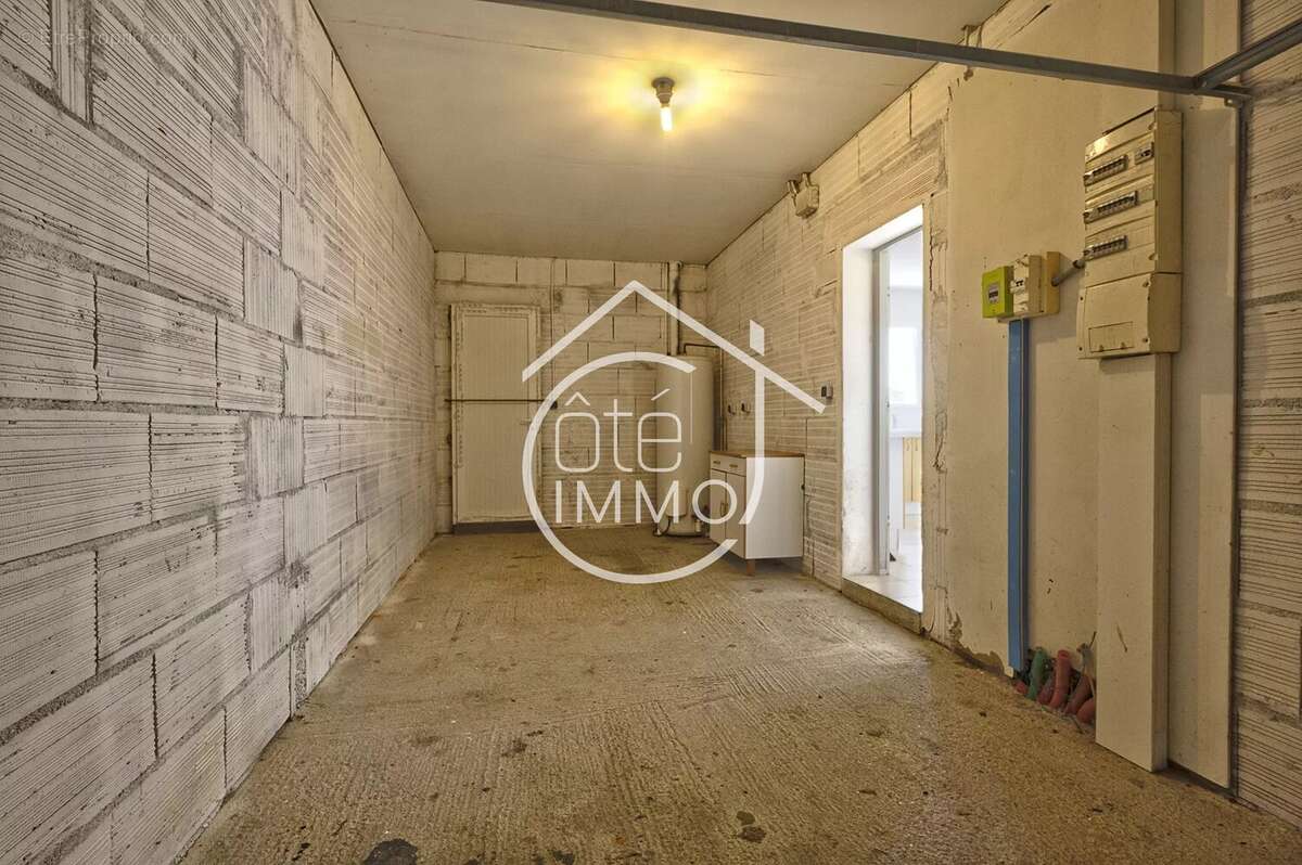 Maison à SAINT-QUENTIN-DE-BARON