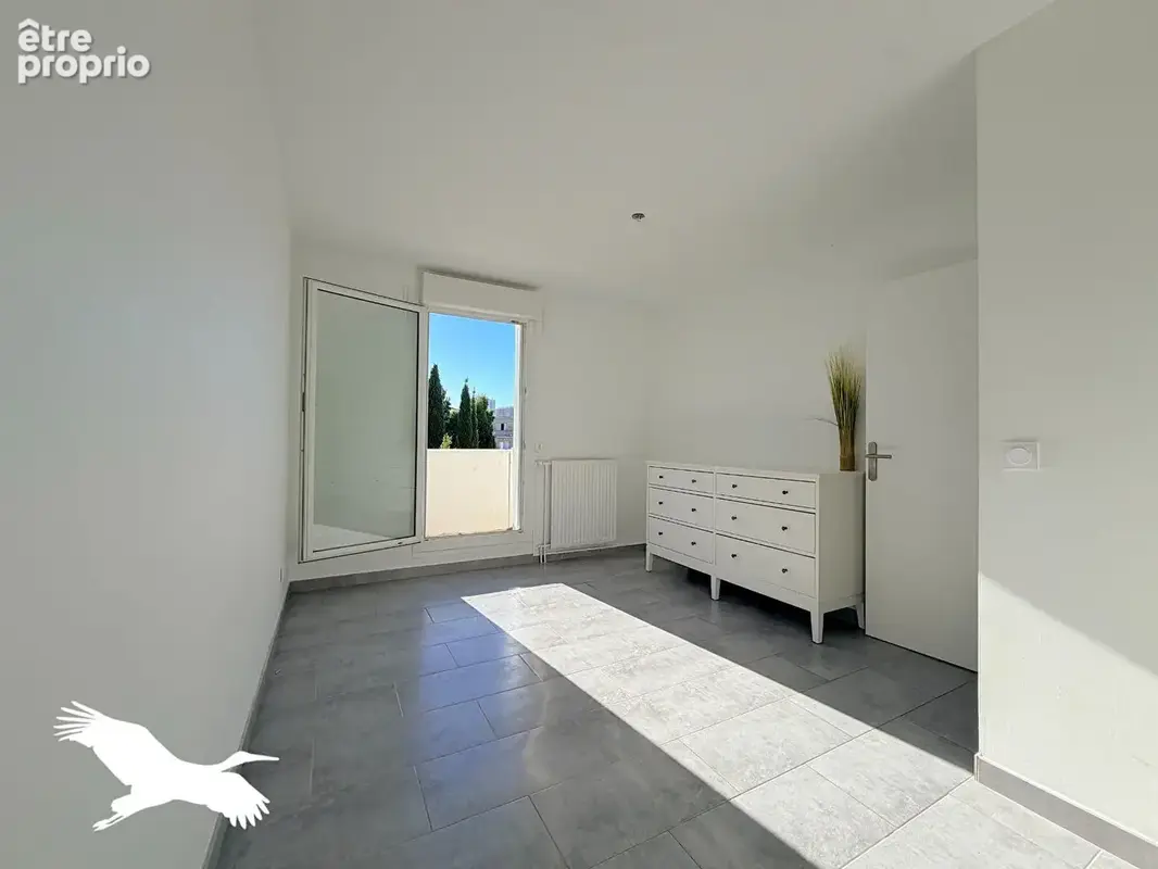 A VENDRE - Secteur Mazargues, Appartement 2 pièces de 57m² avec terrasse et Garage en SUS - Dernier étage - photo 7
