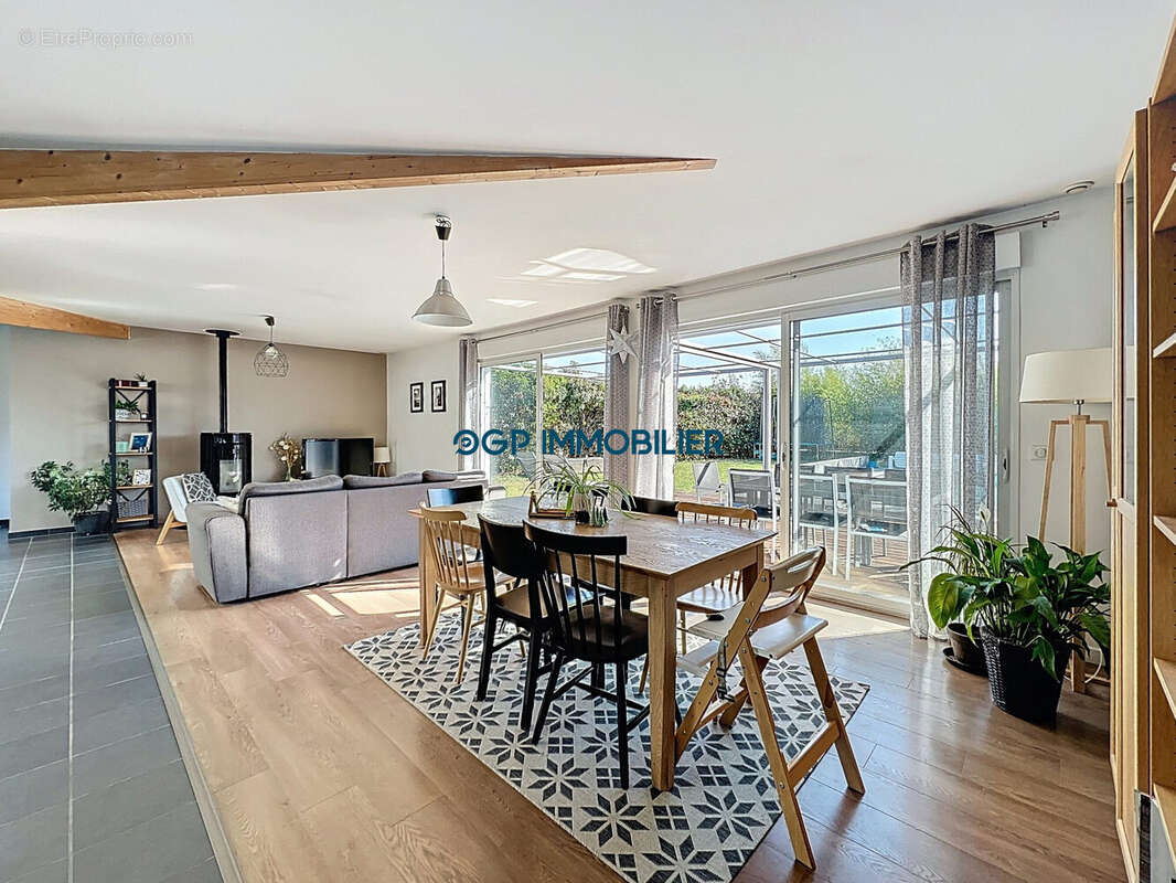 Maison à SAINT-SULPICE