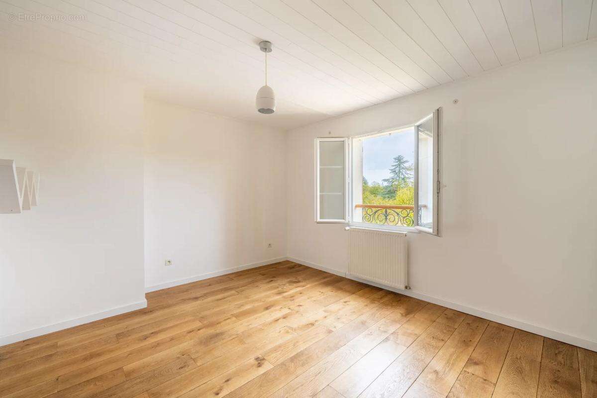 Maison à SAINT-LEGER-EN-YVELINES