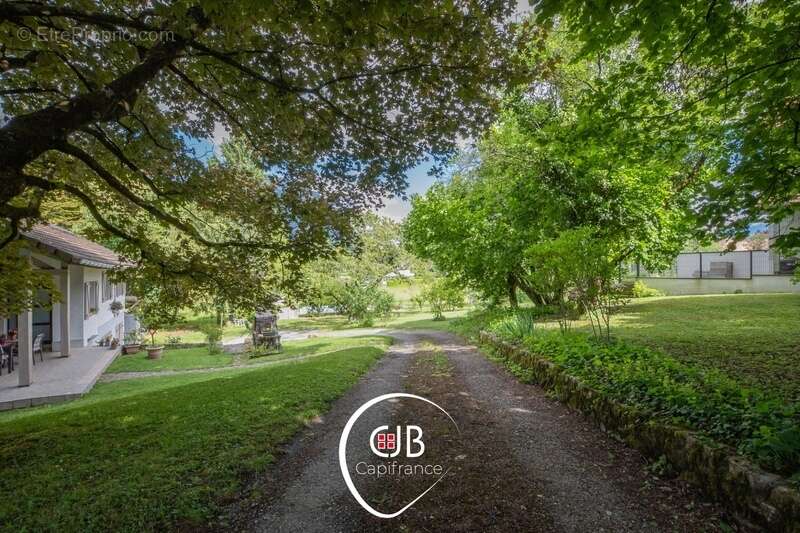 Maison aux Marches limite Myans, 4 chambres, piscine et grand terrain possible - photo 4
