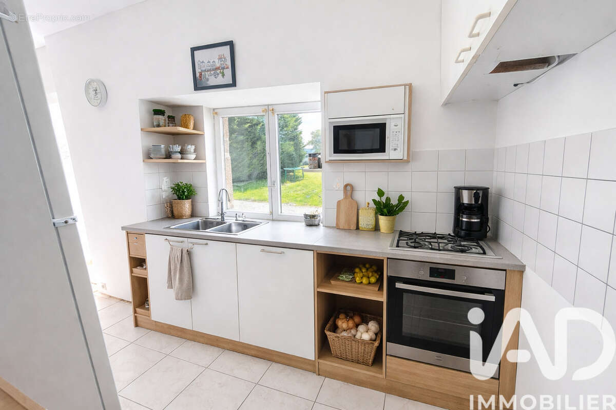 Maison 76 m² à Le Luot  - photo 8