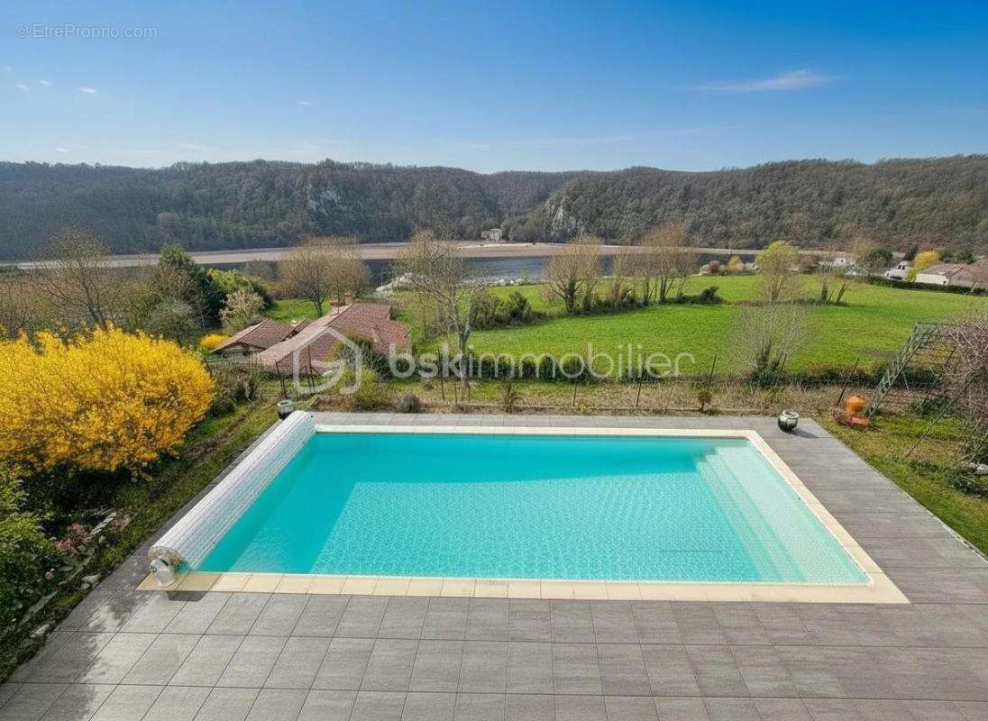 Maison à SAINT-PAUL-EN-CORNILLON