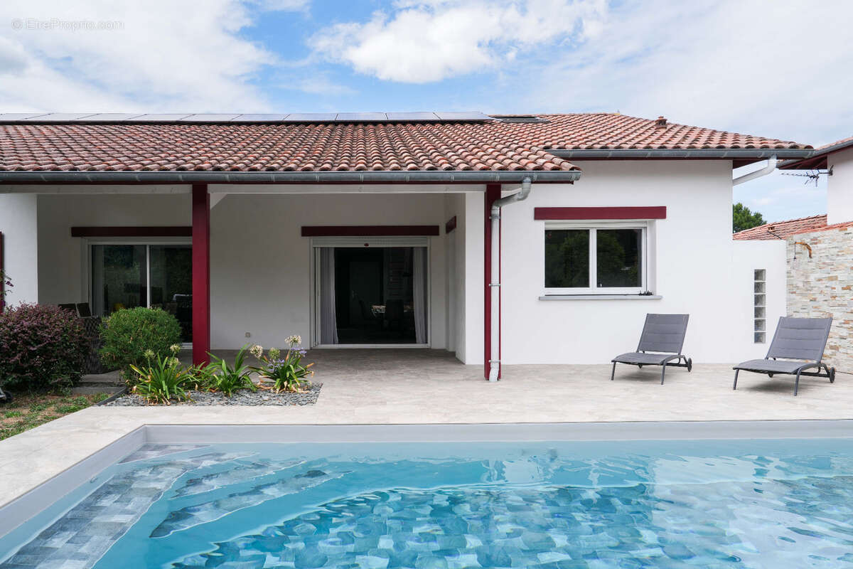 Maison contemporaine d’exception avec piscine – Élégance, confort et performance énergétique au cœur de Larressore - photo 2