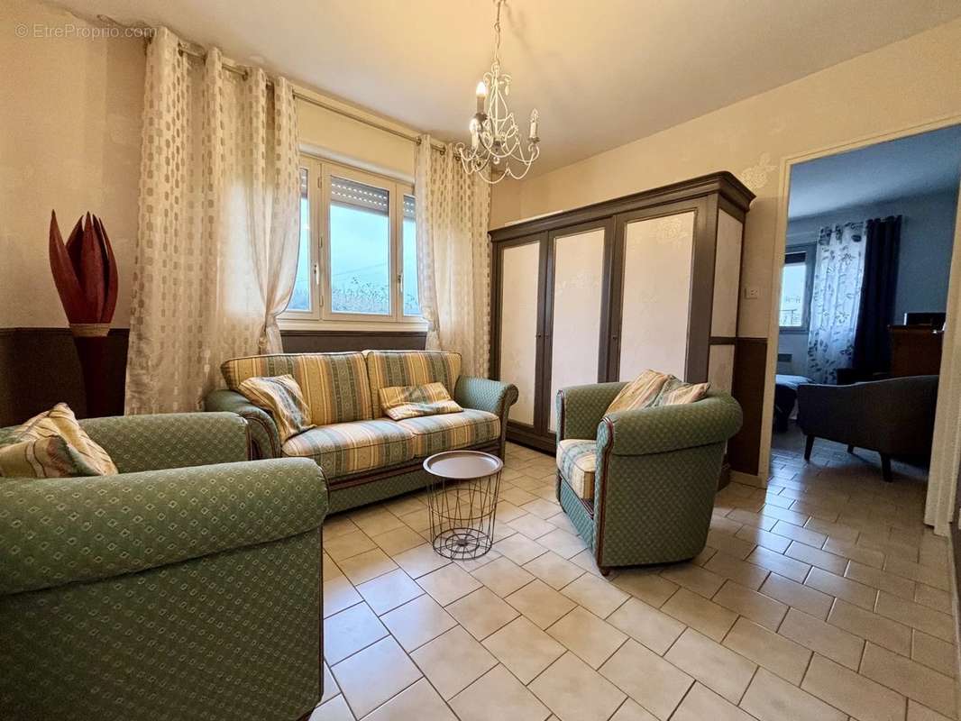 Maison à LES RUES-DES-VIGNES