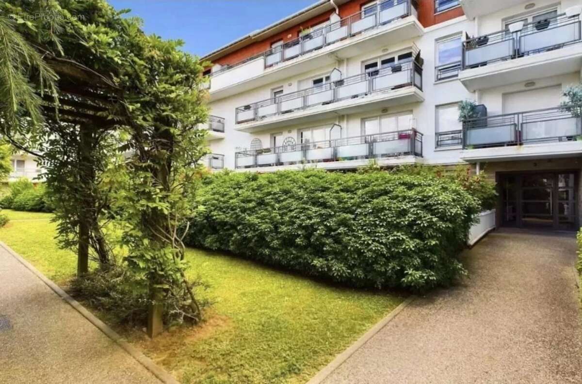 Appartement à SURESNES