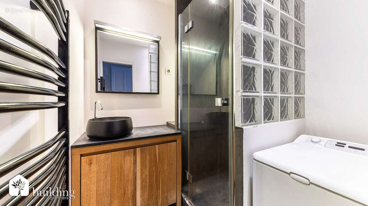 Appartement à LEVALLOIS-PERRET