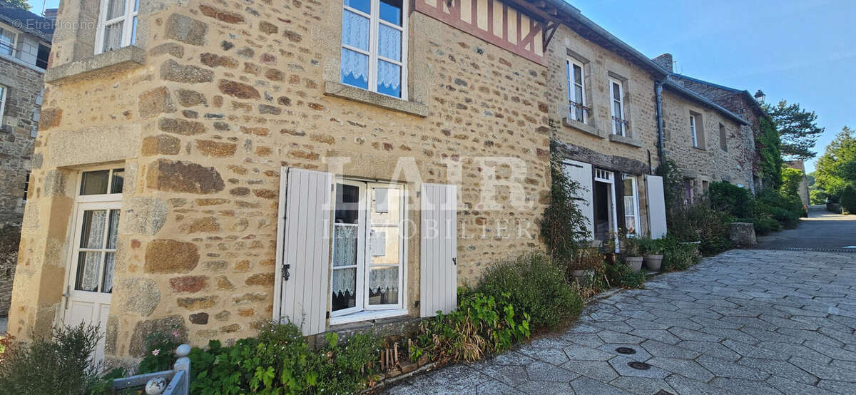 A vendre grande maison familiale à Saint Ceneri Le Gerei - P15481 - photo 2
