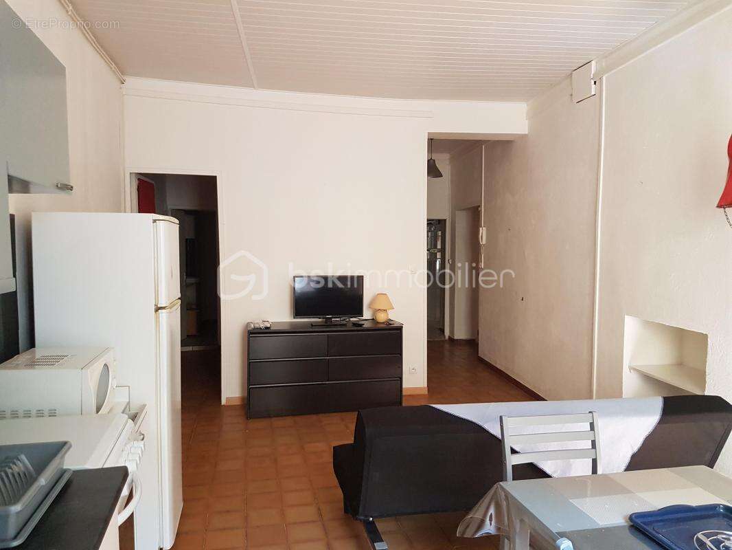 Lot de 8 appartements + parking et caves  330 m2 - bourg saint andeol- rentabilite 10% - photo 14