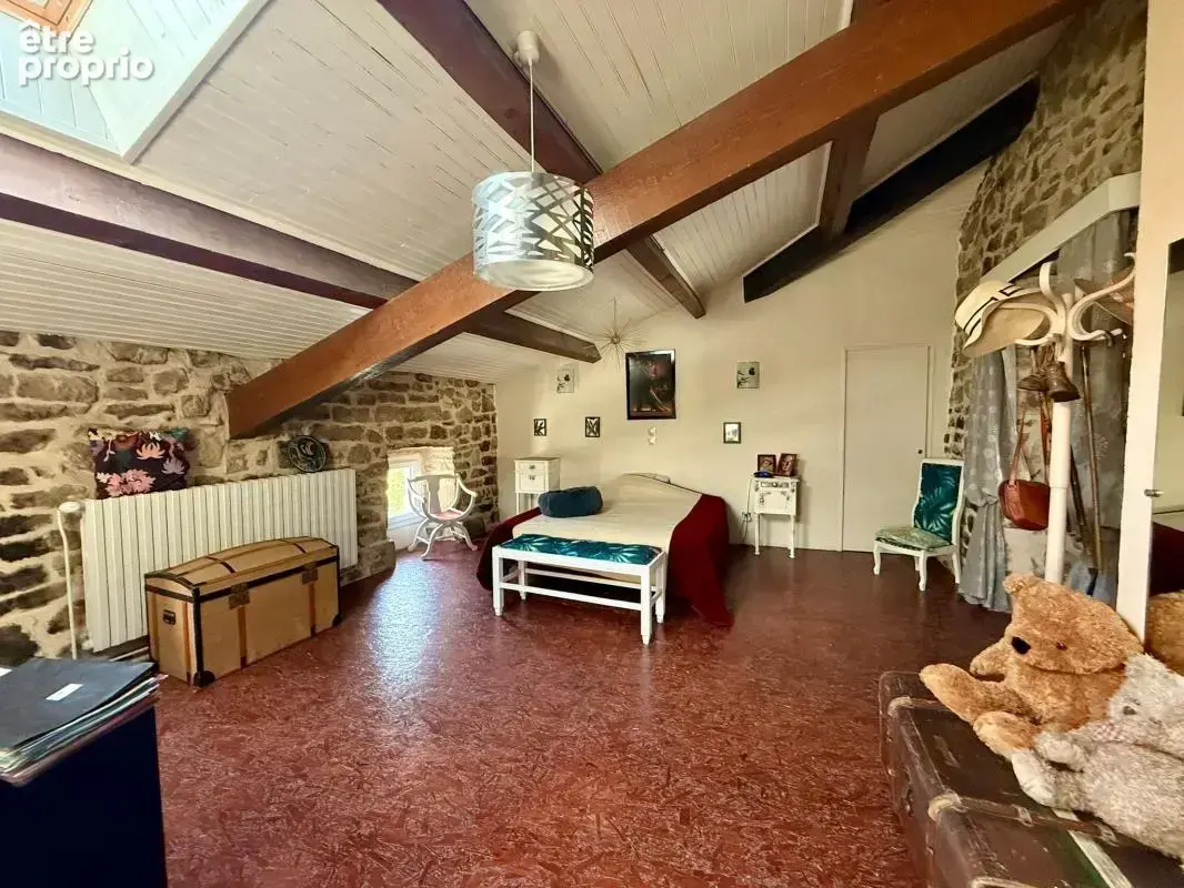 Mas ancien de caractére avec dépendance et terrain attenant - photo 18