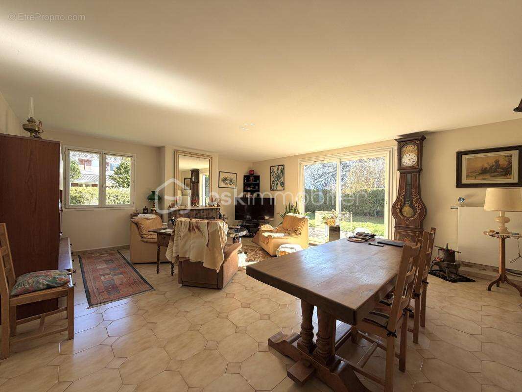 Maison à MAREIL-SUR-MAULDRE