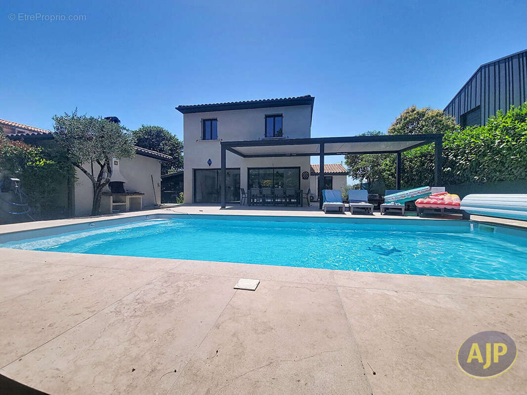 Merignac Arlac-Maison T6-Piscine - photo 3