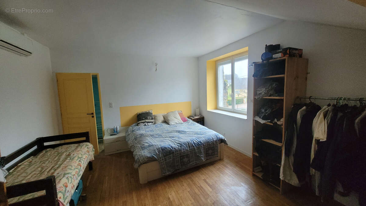 Maison à SAINT-YBARD