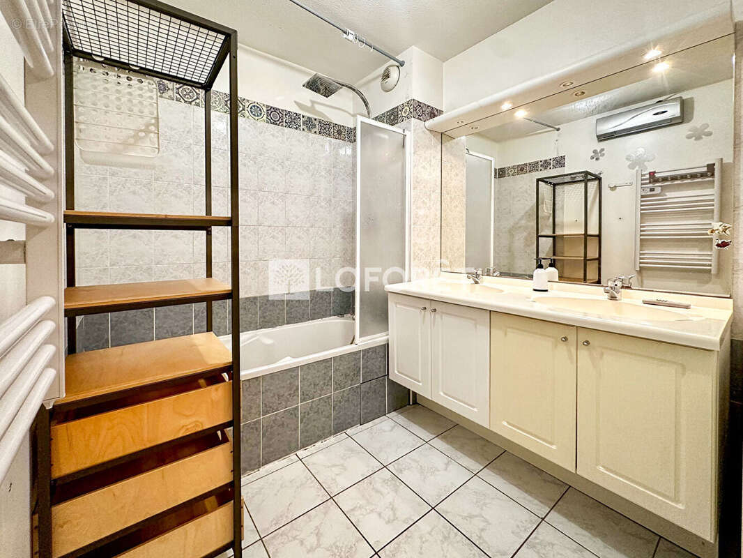 Appartement à SAINT-MARTIN-D&#039;HERES