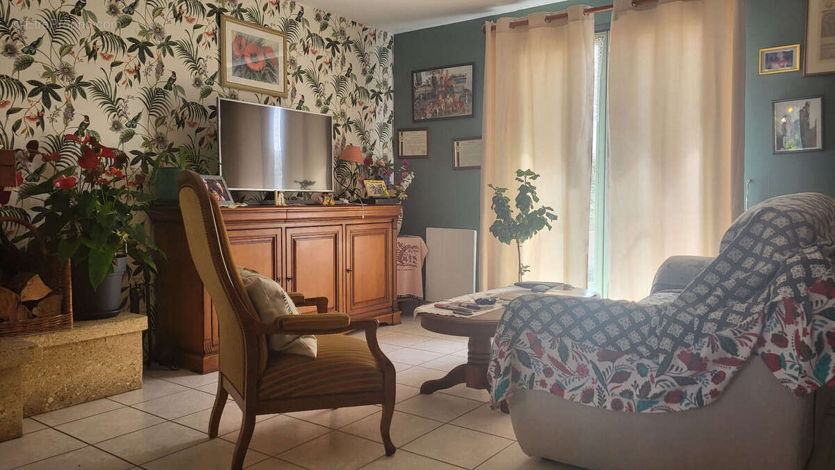 A deux pas du port de Sauzon, maison en parfait état d'entretien avec de beaux volumes habitables - photo 5