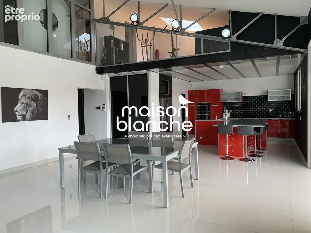 Maison 7 pièces 240 m² à vendre à La Jarrie (17220) - photo 4
