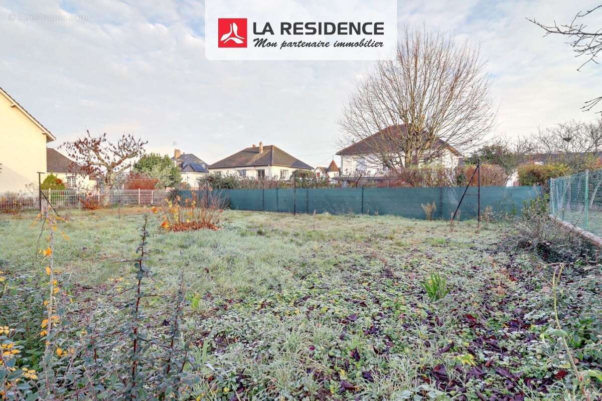 Maison à LA CHAUSSEE-SAINT-VICTOR