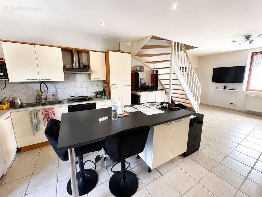 Maison de 125 m2 avec terrain constructible   2 garages   Atelier   Aucun travaux à prévoir - photo 2