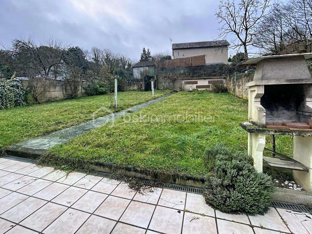 Maison à FERRIERES-EN-GATINAIS