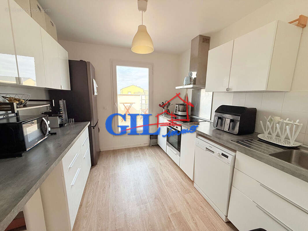 Appartement à VERT-SAINT-DENIS