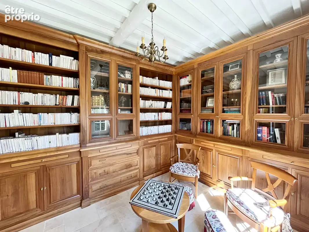 Superbe villa provençale avec piscine et  garage sur grand terrain clos. - photo 12