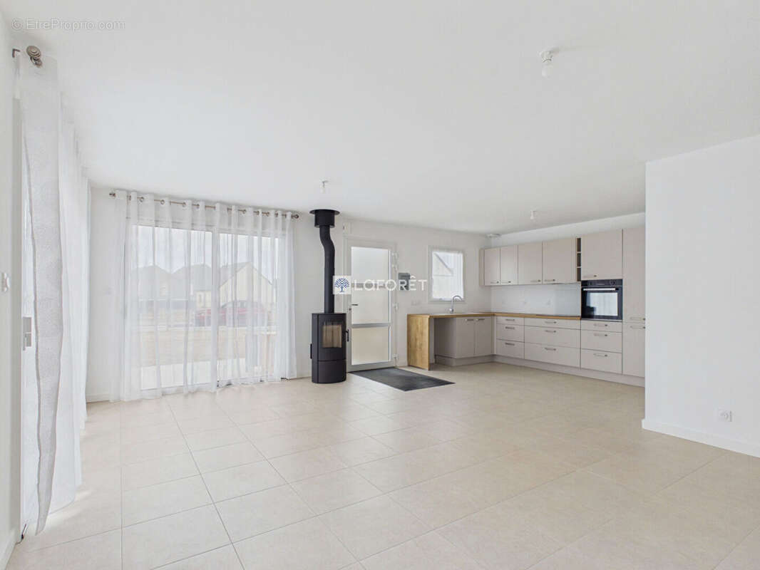 Maison POULDREUZIC 4 Pièces 84 m² - photo 4