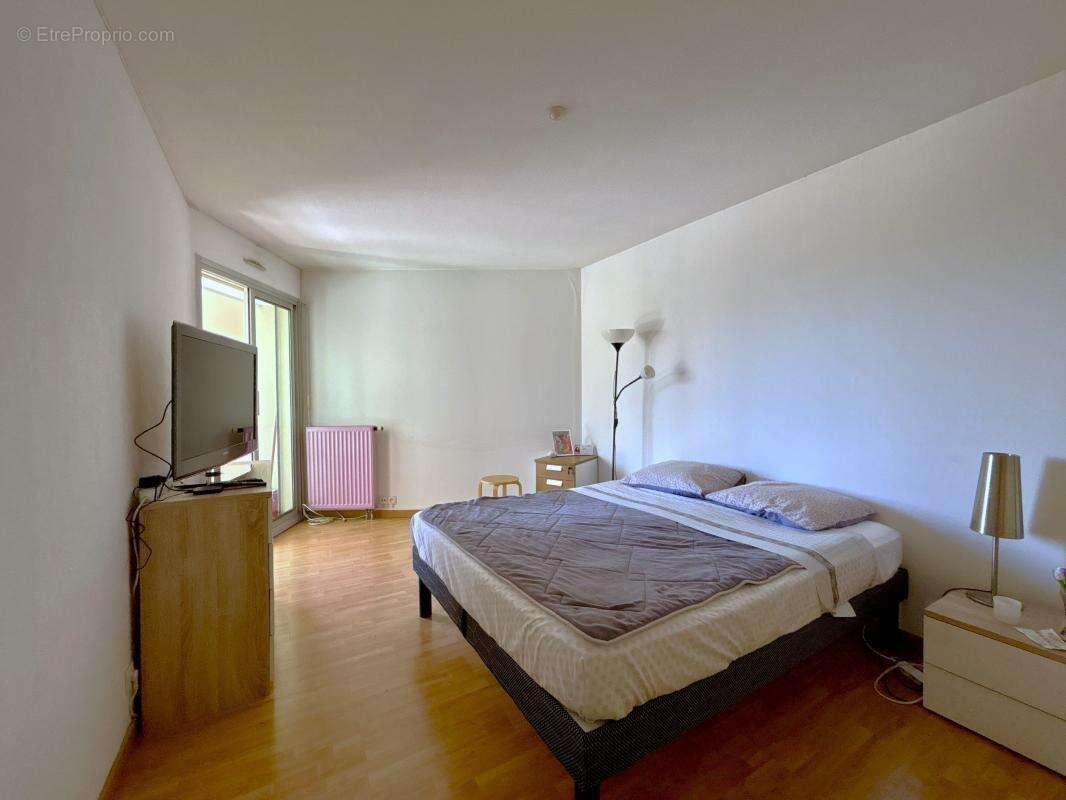 Appartement à SAINT-LAURENT-DU-VAR