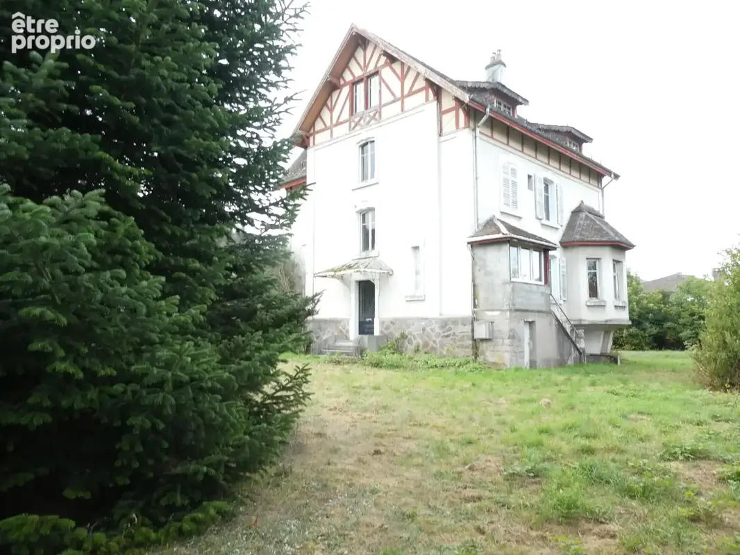 LE THILLOT (88)Maison bourgeoise de caractère à rénover de 280 m²sur trois niveaux, terrain 1000 m²+ garage - photo 2