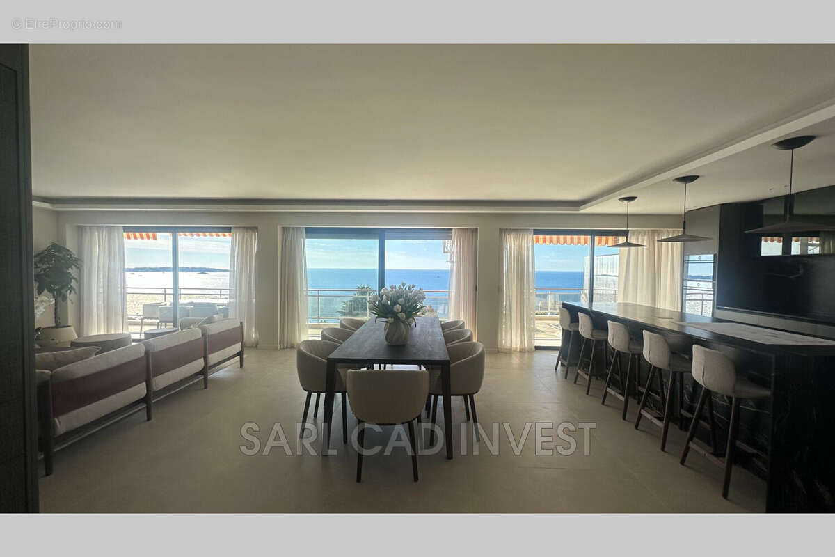 Appartement à VALLAURIS