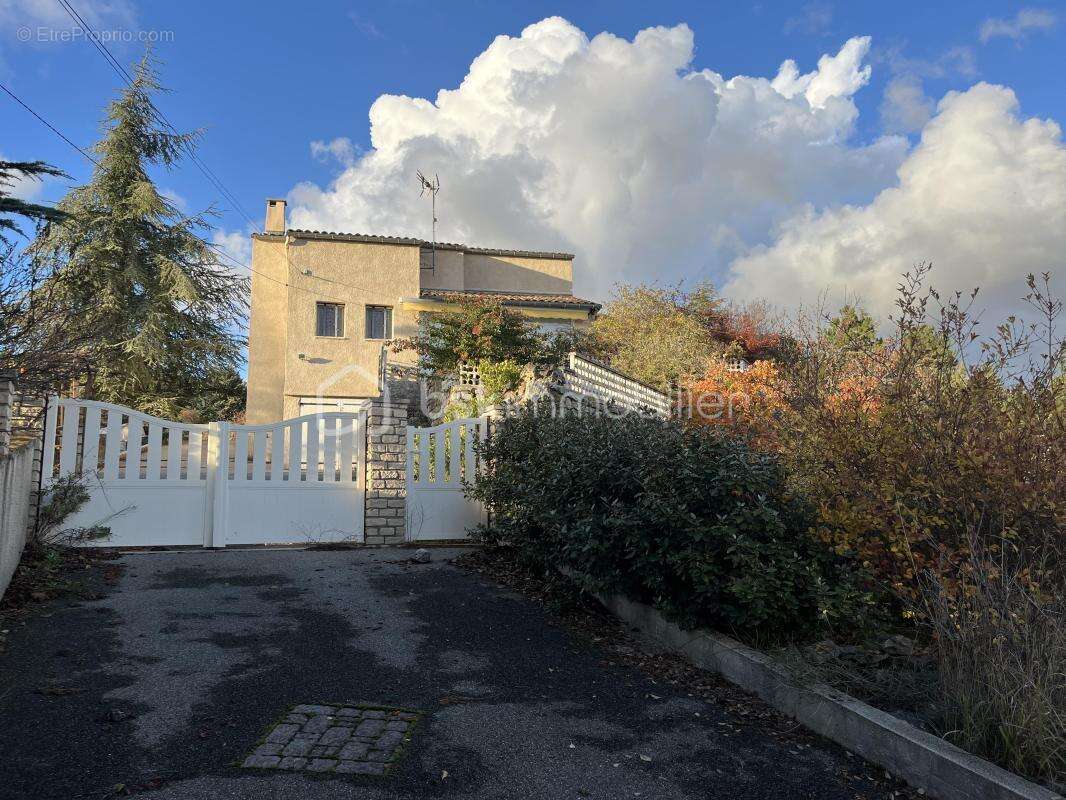 Maison à SAINT-ETIENNE-LES-ORGUES
