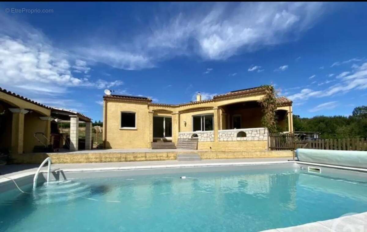 Maison de 157 m2 avec piscine et terrain de 3000 m2 - photo 11