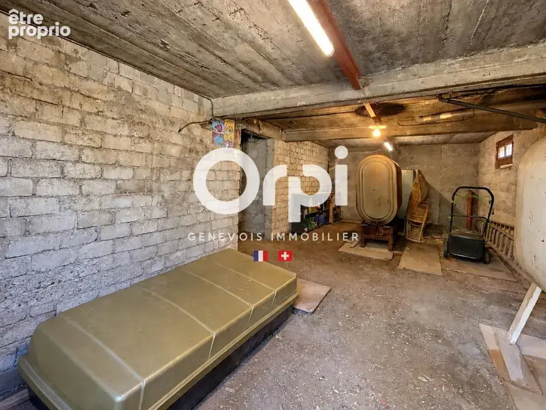 Maison à rénover avec vue montagne et fort potentiel - photo 18