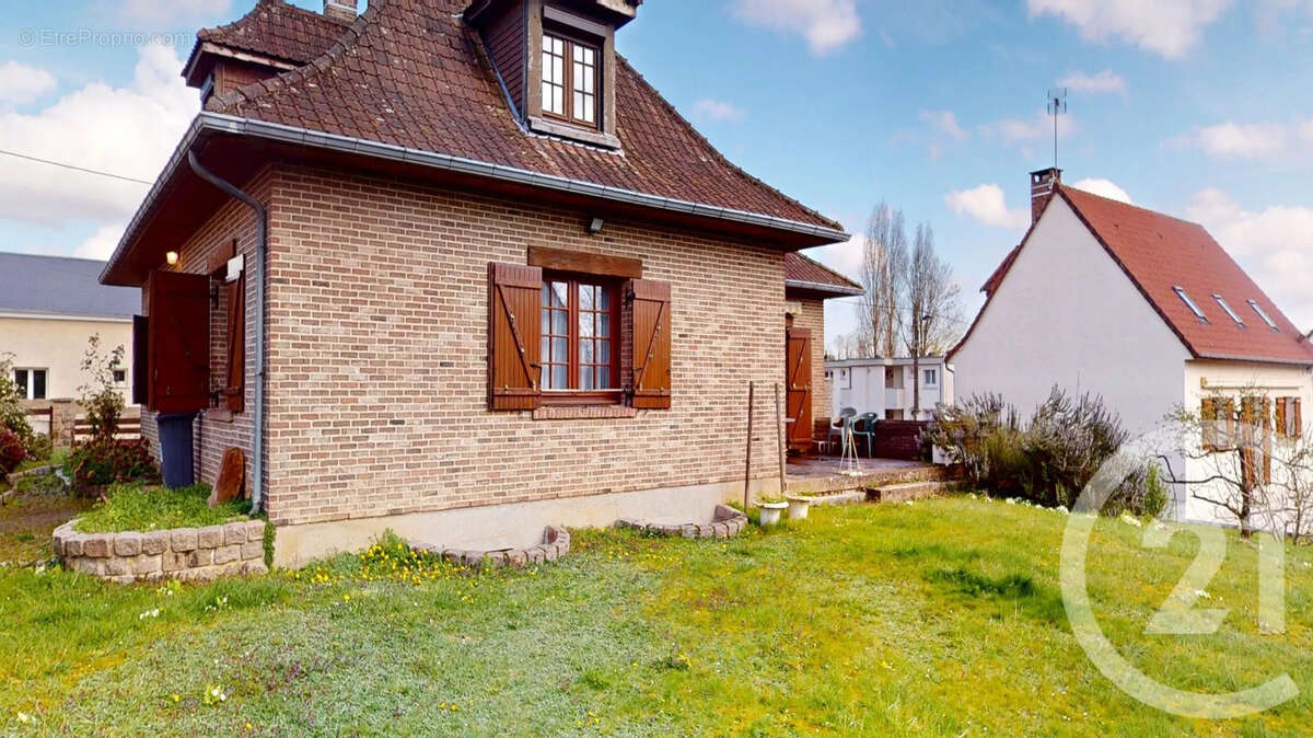 Maison à SAINT-QUENTIN