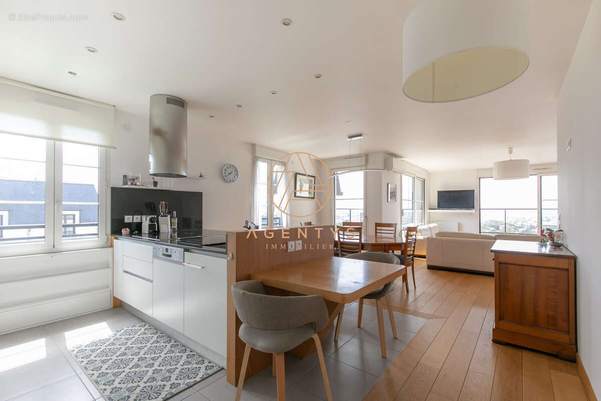 Appartement à CHENNEVIERES-SUR-MARNE
