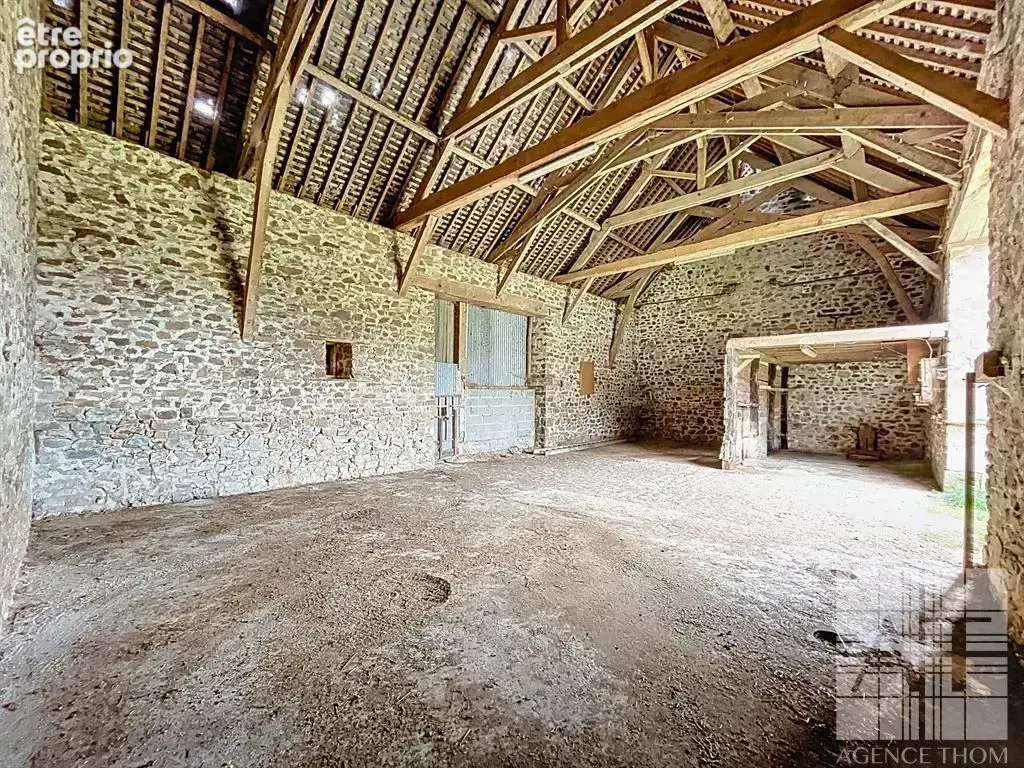 Propriété en pierre à rénover avec dépendances - photo 3