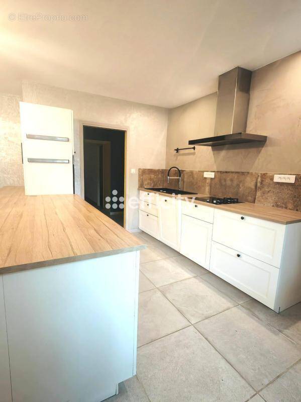 Maison à BEAUMONT-EN-VERON