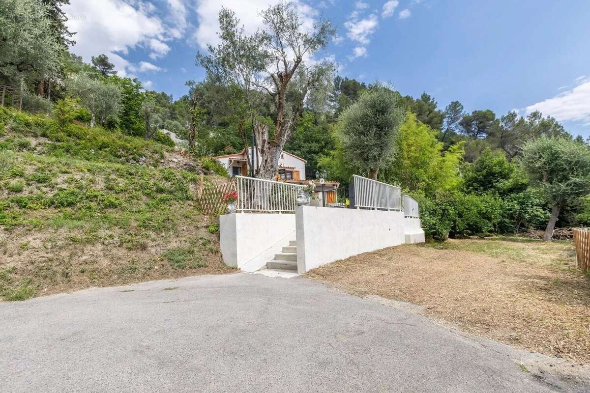 Escarene : bien rare sur le secteur ! propriété de charme avec maison individuelle 4 pièces, 3 chambres, bureau, 185m²  en total - photo 25