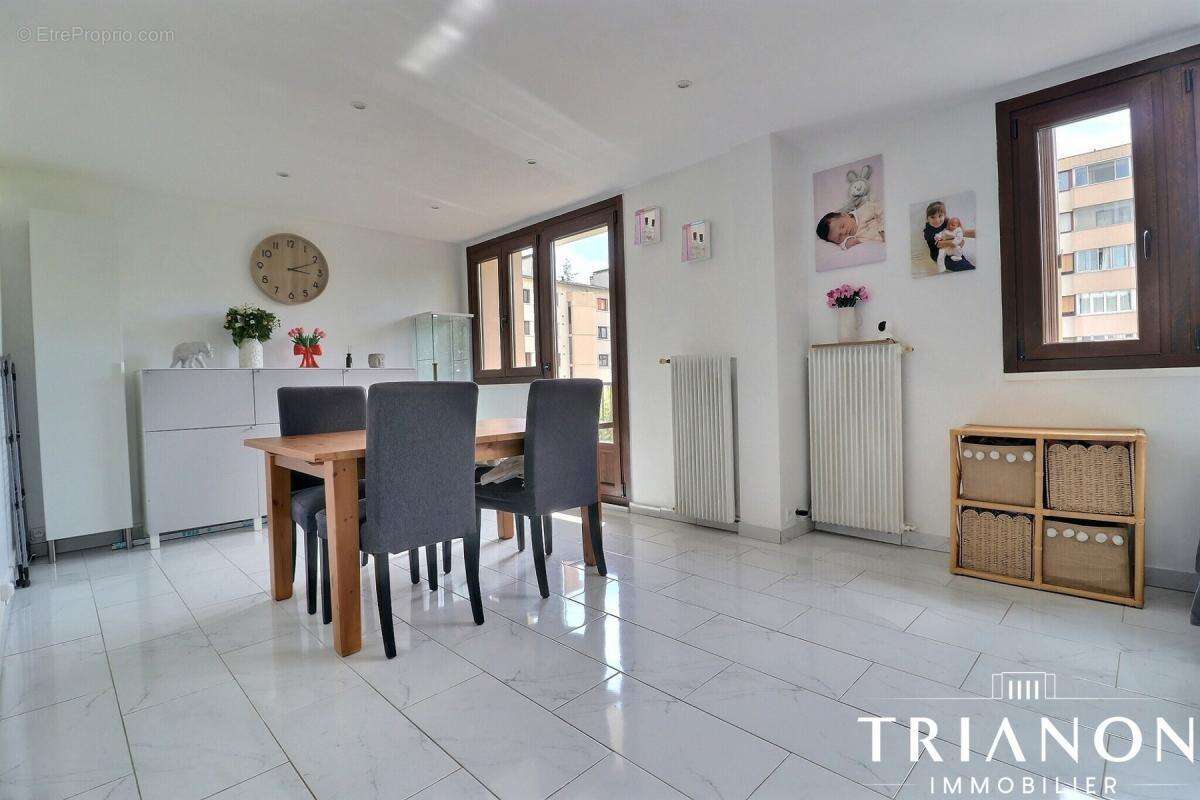 4 pièces, 2 chambres, balcon, cave, box, Les Clayes-sous-Bois - photo 3