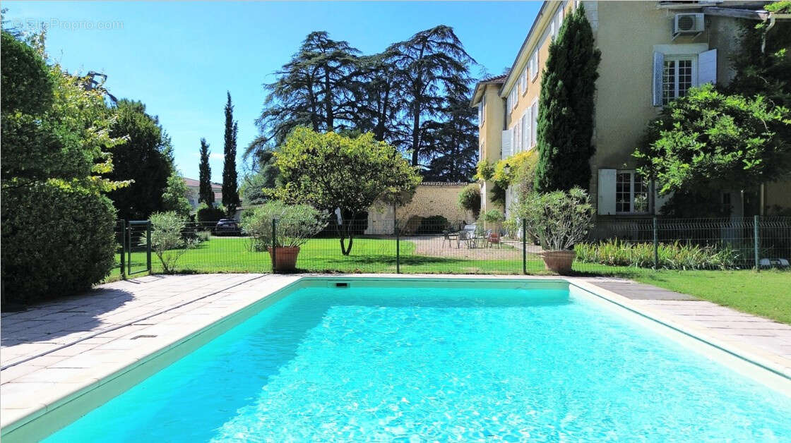 Maison à SAINT-GENIS-LAVAL