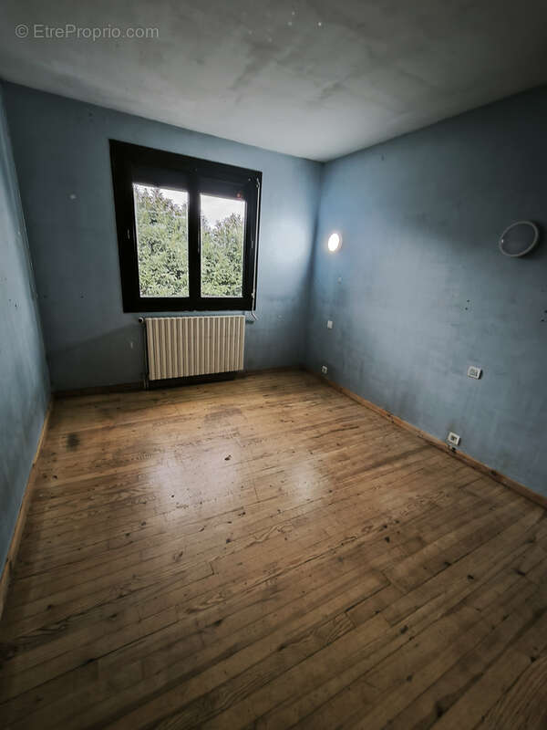 Appartement à LIVERS-CAZELLES