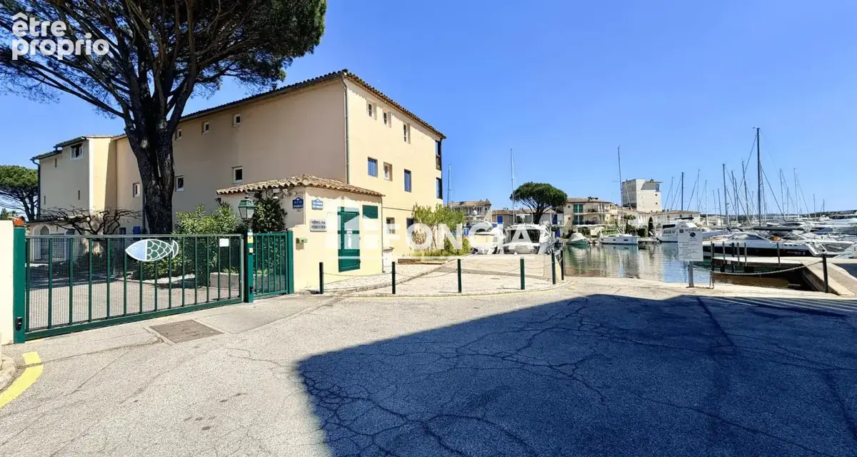Studio 4 couchages avec coin nuit - vue marina - residence securisee avec parking privatif - port grimaud - photo 8
