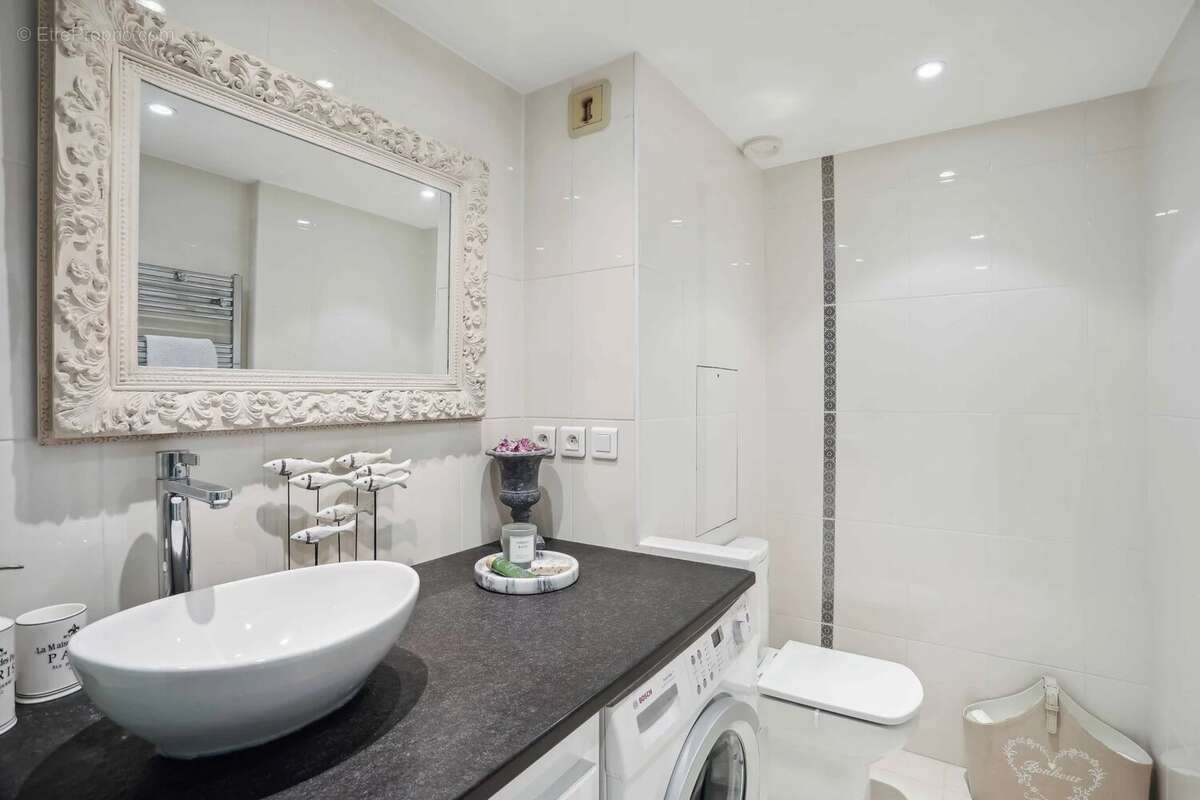 Appartement à MANDELIEU-LA-NAPOULE