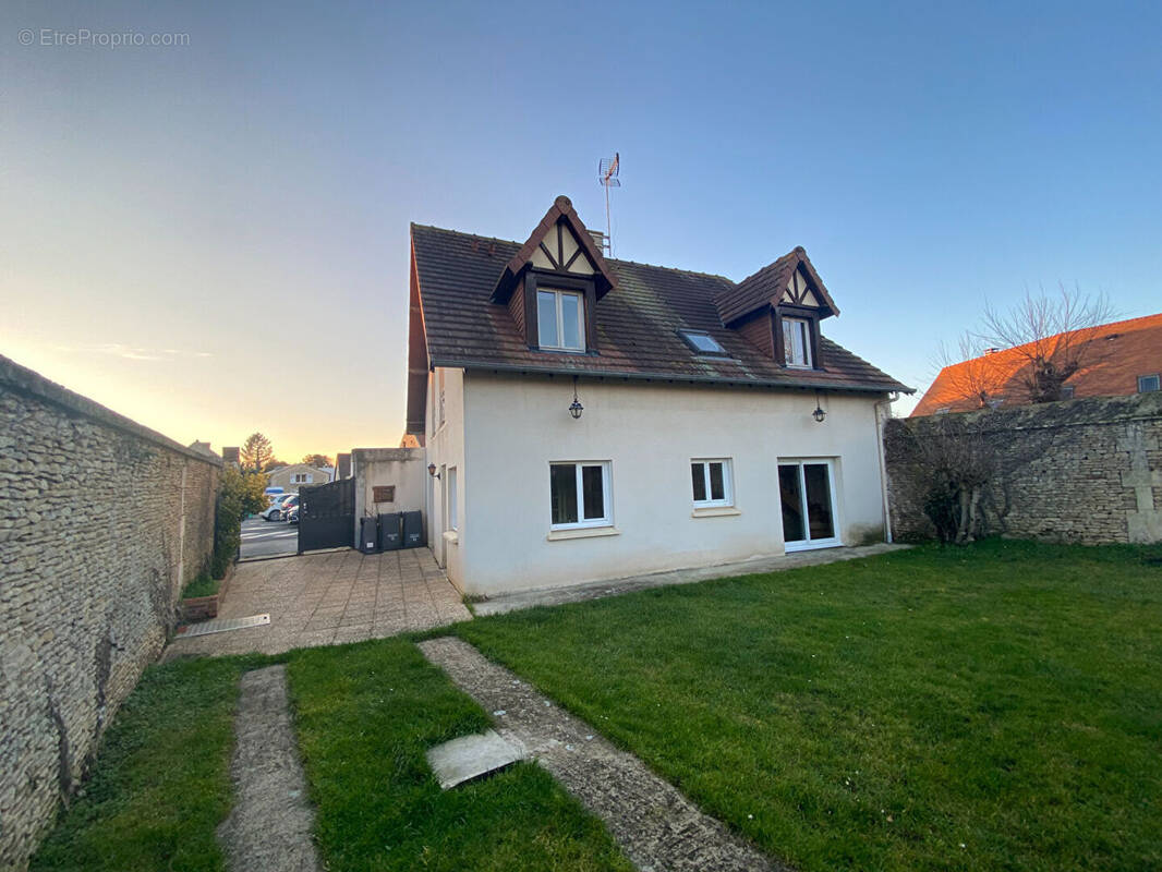 Maison à BIEVILLE-BEUVILLE