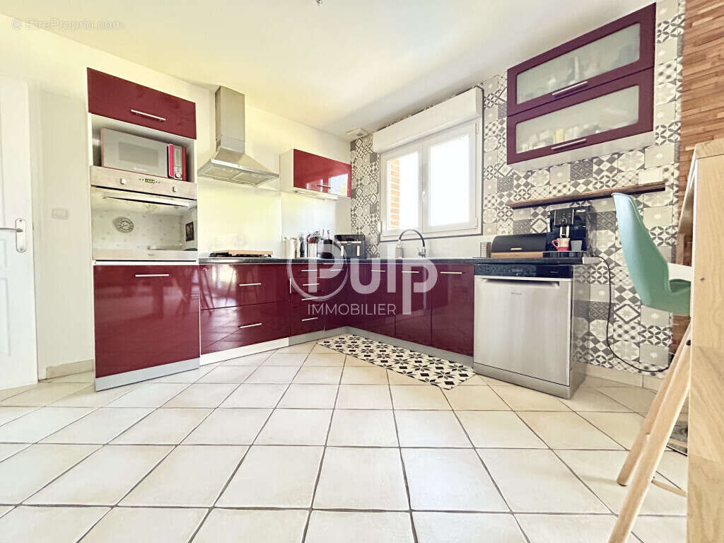 À découvrir sans tarder : belle maison individuelle aux volumes généreux ! - photo 6