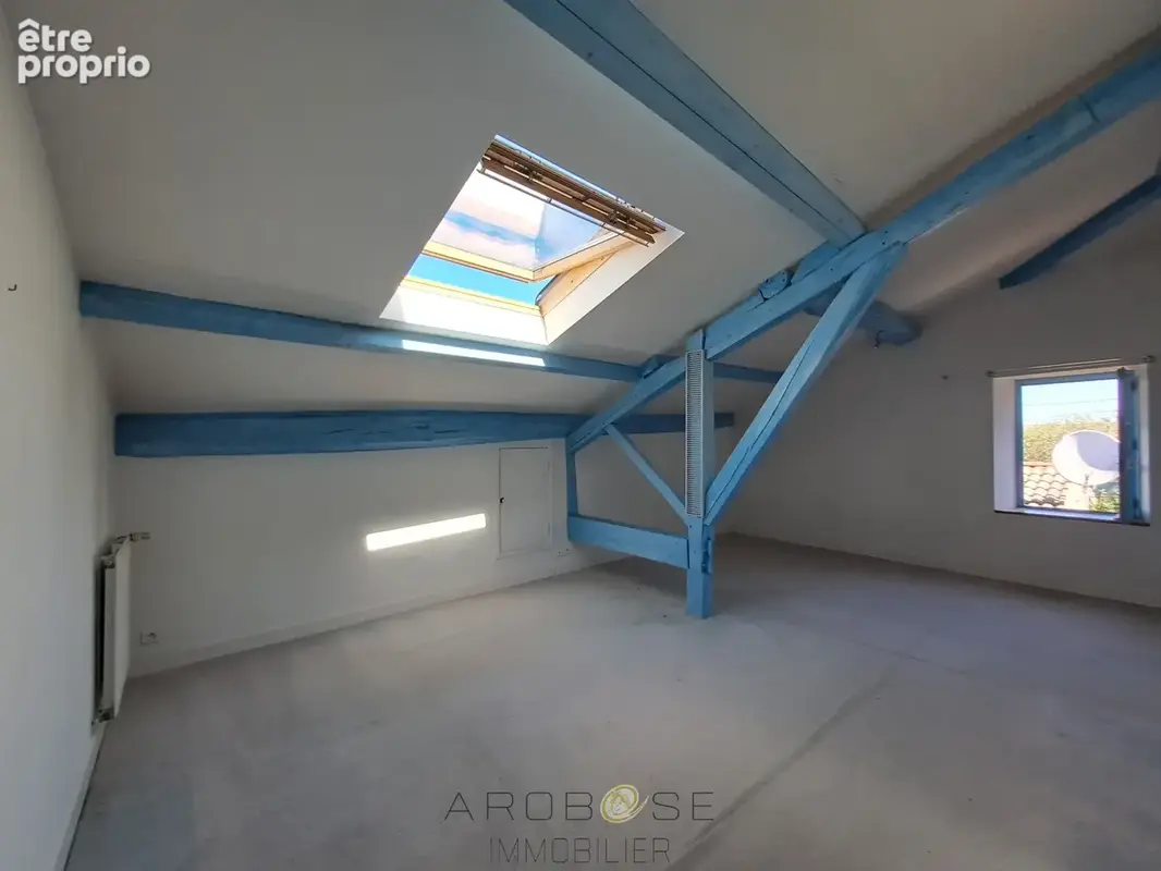 Maison de caractère en pierre dans un hameau . - photo 16